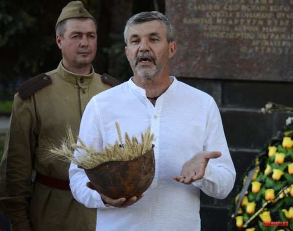 Каравай мира Андрей Прошаков. Каравай мира Волгоград Прошаков. Каравай России Андрей Прошаков.